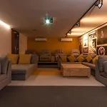 2Bed Apartment 500M From Beach