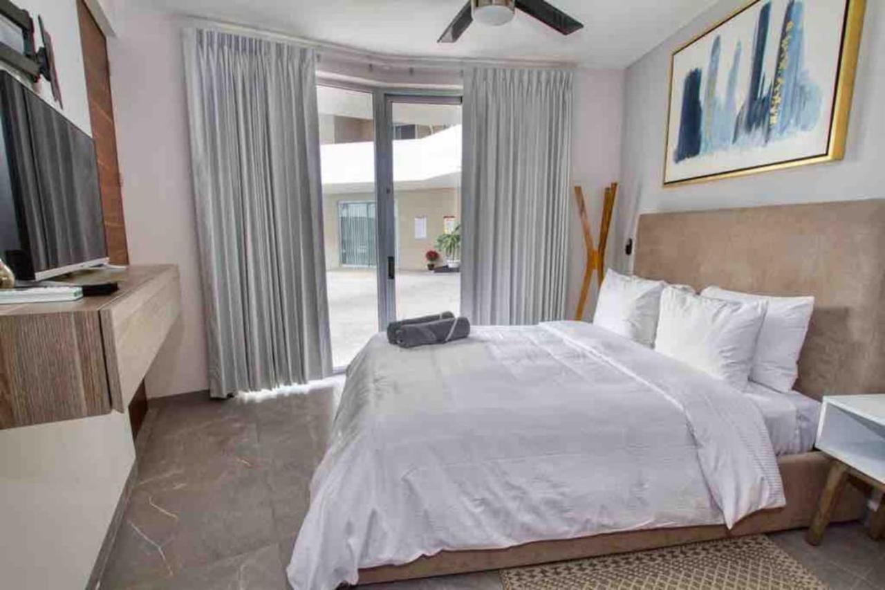 2bed 500m From *
